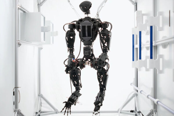Четырехрукий космический робот HELIOS компании Orbit Robotics (видео)