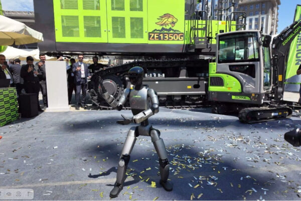 Китайский человекоподобный робот Zoomlion Z01 показал комплекс плавных движений тайцзицюань