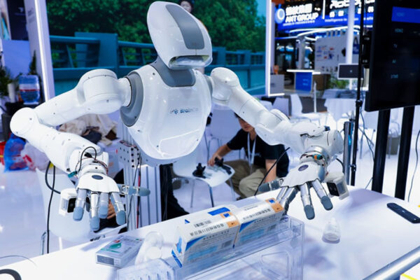 BrainCo: управление роботами и протезами силой мысли без вживления чипов в мозг